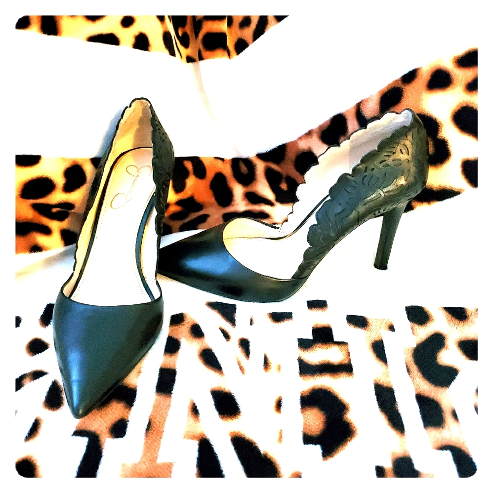 Ladies pumps